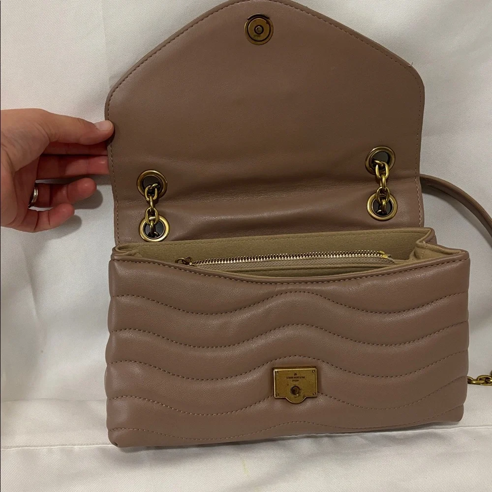 LV “Look a Like” Tan Wave Chain Shoulder Bag - Picture 8 of 14